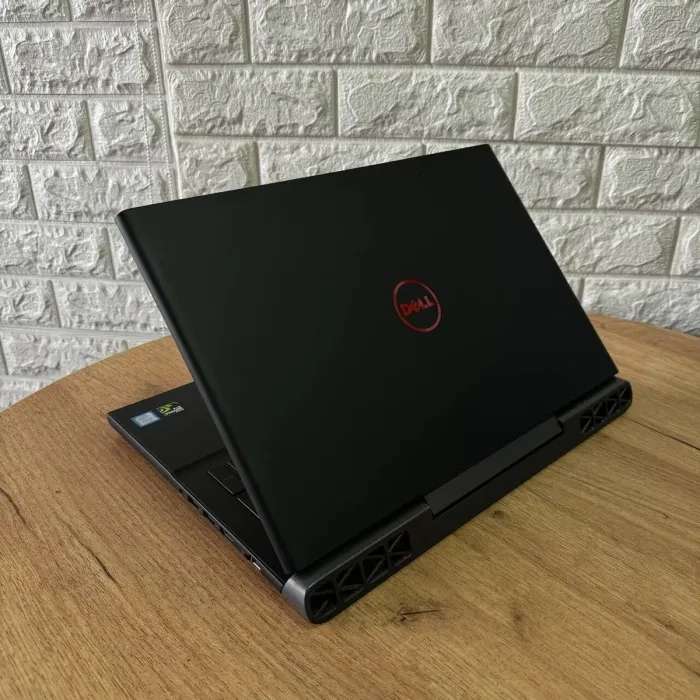 Ігровий ноутбук Dell Inspiron 15 Gaming 7567 / 15.6" (1920x1080) IPS / Intel Core i5-7300HQ (4 ядра по 2.5-3.5 GHz) / 8 GB DDR4 / 128 GB SSD M.2 + 1000 GB HDD / GeForce GTX 1050, 4 GB GDDR5, 128-bit / WebCam б/в - зображення 6