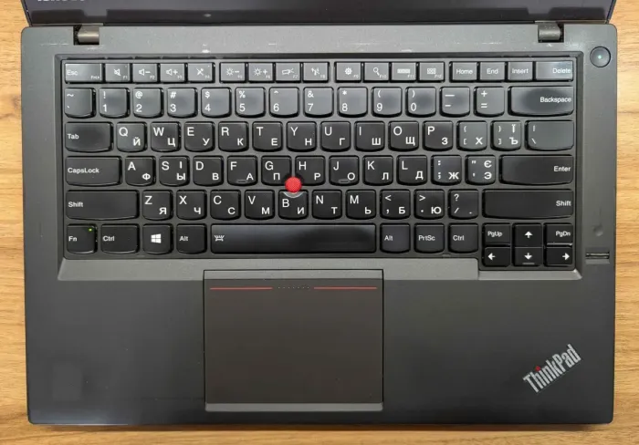 Ноутбук Lenovo ThinkPad T440s / 14" (1600x900) TN / Intel Core i5-4300U (2 (4) ядра по 1.9 - 2.9 GHz) / 8 GB DDR3 / 256 GB SSD / Intel HD Graphics 4400 / WebCam / Fingerprint / Windows 10 б/в - зображення 3