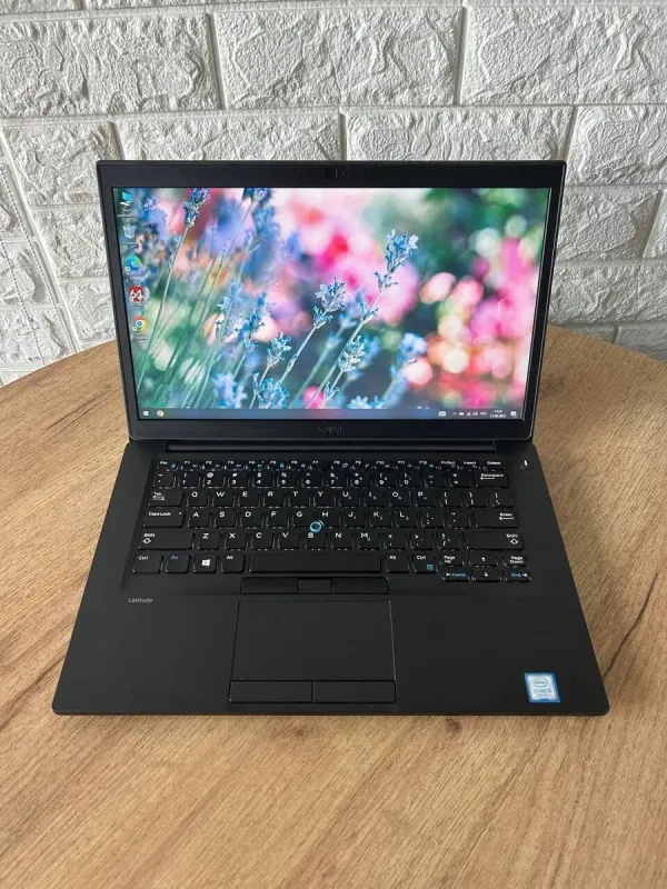 Ультрабук Б-класс Dell Latitude E7480 / 14" (1366x768) TN / Intel Core i5-7300U (2 (4) ядра по 2.6 - 3.5 GHz) / 8 GB DDR4 / 256 GB SSD M.2 / Intel HD Graphics 620 / WebCam / HDMI б/в - зображення 2