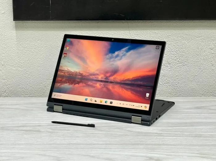 Ультрабук-трансформер Lenovo Thinkpad L13 Yoga Gen 4 / 13.3" (1920x1200) IPS Touch / Intel Core i5-1335U (10 (12) ядер по 3.4 - 4.6 GHz) / 8 GB DDR5 / 256 GB SSD M.2 / Intel Iris Xe Graphics / WebCam / Win 11 Pro б/в - зображення 3