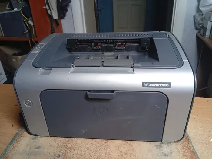 Принтер Б-клас HP LaserJet P1006 / Лазерний монохромний друк / 600x600 dpi / A4 / 16 стор/хв / USB 2.0 б/в - зображення 2