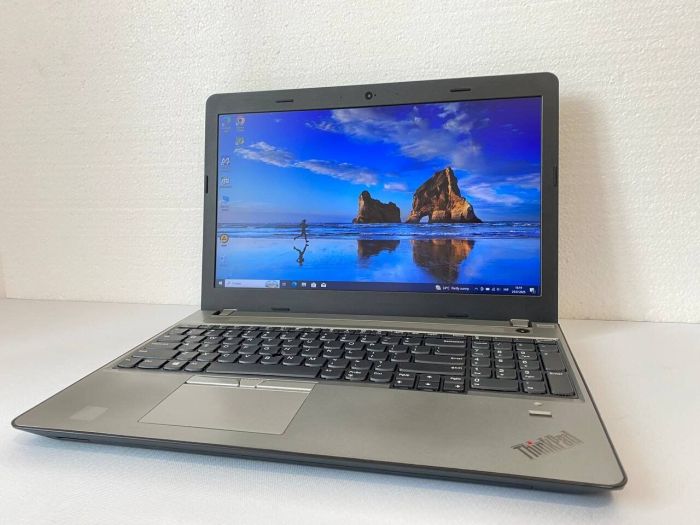 Ноутбук Б-клас Lenovo ThinkPad E570 / 15.6" (1920x1080) TN / Intel Core i5-7200U (2 (4) ядра по 2.5 - 3.1 GHz) / 8 GB DDR4 / 240 GB SSD / Intel HD Graphics 620 / WebCam / DVD-ROM / HDMI б/в - зображення 3