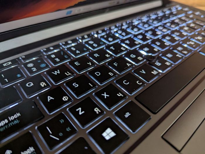 Мобільна робоча станція HP zBook Firefly 14 G8 / 14" (1920x1080) IPS / Intel Core i7-1165G7 (4 (8) ядра по 2.8 - 4.7 GHz) / 16 GB DDR4 / 512 GB SSD / nVidia T500, 4 GB GDDR6, 64-bit / WebCam / Fingerprint / Windows 11 б/в - зображення 6