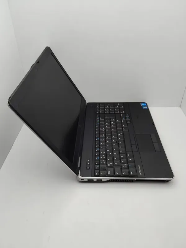 Ноутбук Dell Latitude E6540 / 15.6" (1366x768) TN / Intel Core i7-4810MQ (4 (8) ядра по 2.8 - 3.8 GHz) / 8 GB DDR3 / 240 GB SSD / Intel HD Graphics 4600 / WebCam б/в - зображення 5