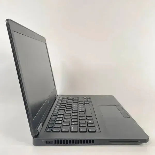 Ноутбук Dell Latitude E5470 / 14" (1366x768) TN / Intel Core i3-6100U (2 (4) ядра по 2.3 GHz) / 8 GB DDR4 / 128 GB SSD / Intel HD Graphics 520 / WebCam / HDMI б/в - зображення 4
