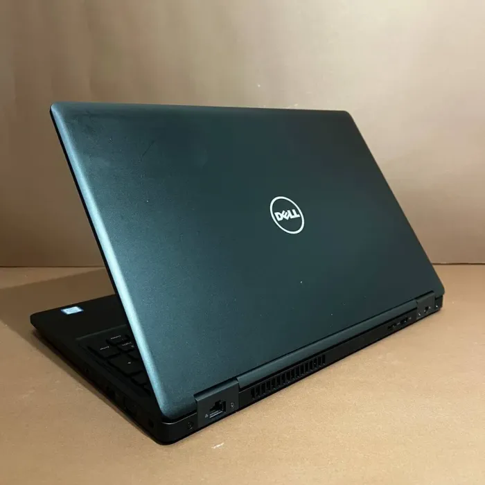 Робоча станція Dell Precision 3520 / 15.6" TN / Core i5-7440HQ (4 ядра по 2.8-3.8 GHz) / 16GB DDR4 / 512GB SSD / Quadro M620, 2GB GDDR5, 128-bit / WebCam б/в - зображення 4