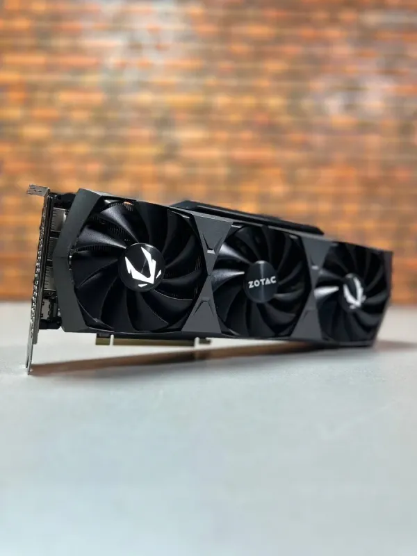 Дискретна відеокарта Zotac GeForce RTX 3080 Trinity OC, 10 GB GDDR6X, 320-bit / 1x HDMI, 3x DisplayPort / (ZT-A30800J-10P) б/в - зображення 2
