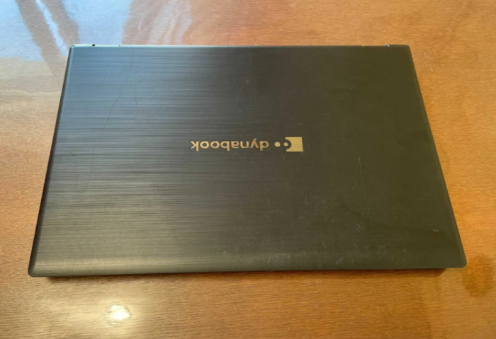 Ноутбук Б-клас Toshiba Dynabook TECRA A50-F / 15.6" (1920x1080) IPS / Intel Core i5-8250U (4 (8) ядра по 1.6 - 3.4 GHz) / 8 GB DDR4 / 256 GB SSD / Intel UHD Graphics 620 / WebCam б/в - зображення 3