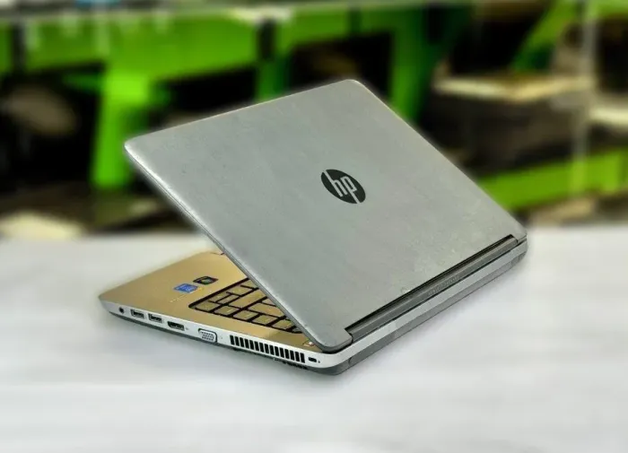 Ноутбук Б-клас HP ProBook 640 G1 / 14" (1366x768) TN / Intel Core i3-4000M (2 (4) ядра по 2.4 GHz) / 8 GB DDR3 / 120 GB SSD / Intel HD Graphic 4600 / WebCam / DVD-RW / Win 10 б/в - зображення 5