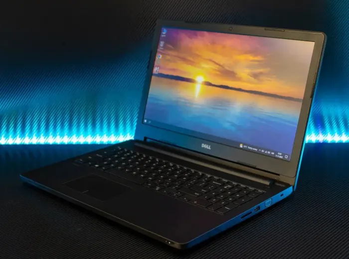 Ноутбук Б-клас Dell Latitude 3570 / 15.6" TN / Core i3-6100U (2(4) ядра 2.3GHz) / 4GB DDR3 / 500GB HDD / HD Graphics 520 / WebCam / USB 3.0 б/в - зображення 4