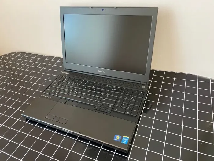 Мобільна робоча станція Б-клас Dell Precision M4800 / 15.6" (1920x1080) TN / Intel Core i7-4600M (2 (4) ядра по 2.9 - 3.6 GHz) / 8 GB DDR3 / 240 GB SSD / nVidia Quadro K2100M, 2 GB GDDR5, 128-bit / WebCam / HDMI / DisplayPort б/в - зображення 3