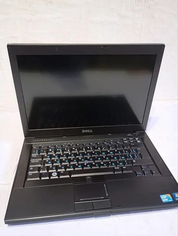 Ноутбук Б-клас Dell Latitude E6410 / 14" (1440x900) TN / Intel Core i5-520M (2 (4) ядра по 2.4 - 2.93 GHz) / 6 GB DDR3 / 320 GB HDD / Intel HD Graphics / WebCam / DVD-RW / АКБ не тримає б/в - зображення 3