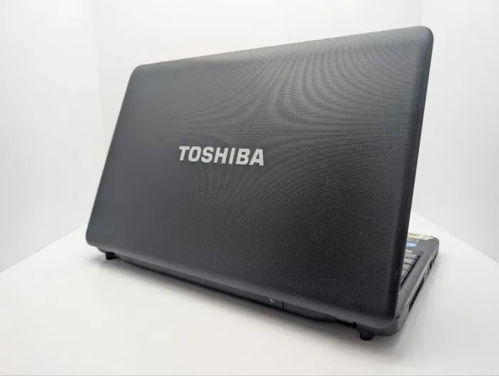 Ноутбук Toshiba Satellite C660 / 15.6" (1366x768) TN / Intel Core i3-370M (2 (4) ядра по 2.4 GHz) / 6 GB DDR3 / 1000 GB HDD / Intel HD Graphics / WebCam / DVD-ROM б/в - зображення 8