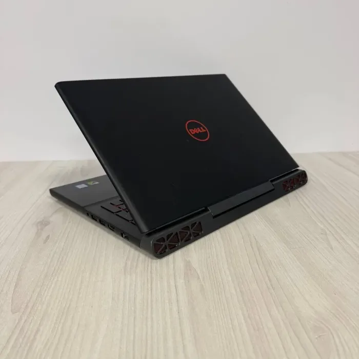 Ігровий ноутбук Б-клас Dell Inspiron 15 Gaming 7567 / 15.6" (1920x1080) TN / Intel Core i5-7300HQ (4 ядра по 2.5 - 3.5 GHz) / 8 GB DDR4 / 256 GB SSD M.2 / nVidia GeForce GTX 1050, 4 GB GDDR5, 128-bit / WebCam б/в - зображення 6