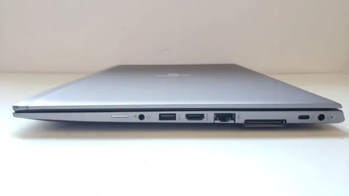 Ультрабук Б-клас HP EliteBook 850 G5 / 15.6" (1920x1080) IPS / Intel Core i7-8650U (4 (8) ядра по 1.9 - 4.2 GHz) / 16 GB DDR4 / 512 GB SSD / AMD Radeon RX 540, 2 GB GDDR5, 128-bit / WebCam / Win 11 Pro б/в - зображення 5