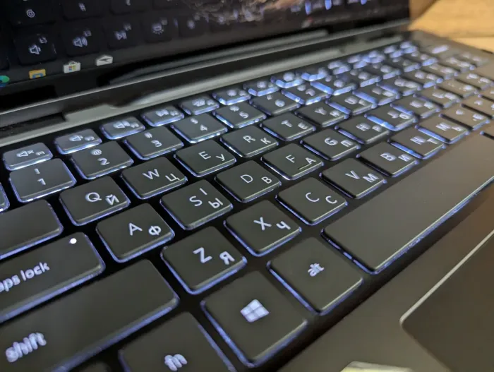 Ноутбук-трансформер Dell Inspiron 7306 2 in 1 / 13.3" (3840x2160) IPS Touch / Intel Core i7-1165G7 (4 (8) ядра по 2.8 - 4.7 GHz) / 16 GB DDR4 / 512 GB SSD / Intel Iris Xe Graphics / WebCam / Windows 10 б/в - зображення 6