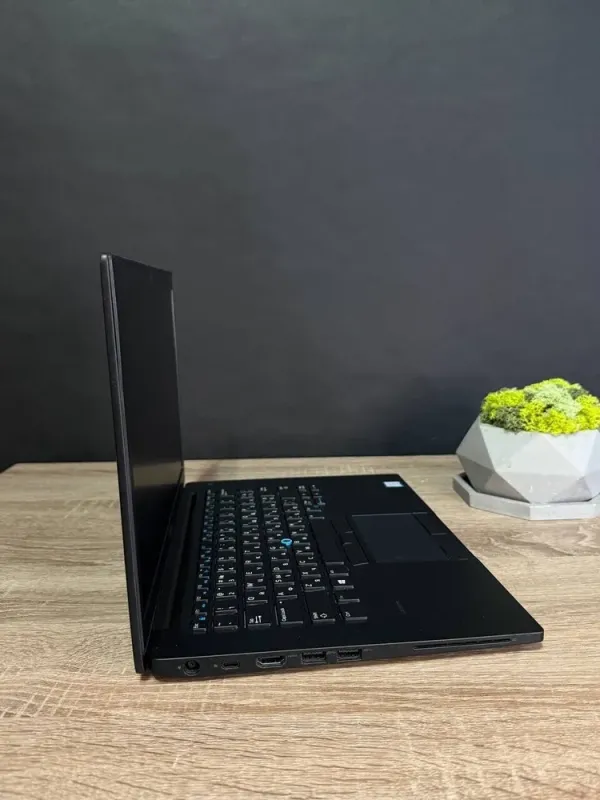 Ультрабук Dell Latitude 7480 / 14" (1920x1080) TN / Intel Core i5-6300U (2 (4) ядра по 2.4 - 3.0 GHz) / 16 GB DDR4 / 128 GB SSD M.2 / Intel HD Graphics 520 / WebCam / Win 10 б/в - зображення 4