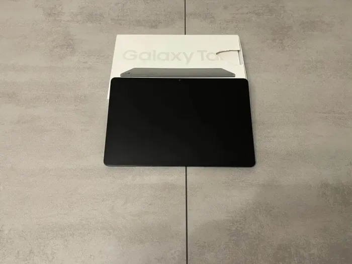 Планшет Samsung Galaxy Tab A9+ (SM-X218U) / 11" (1920x1200) TFT / Qualcomm Snapdragon 695 (8 ядер по 1.8 - 2.2 GHz) / 4 GB RAM / 64 GB Memory / Qualcomm Adreno 61 / 5G - зображення 3