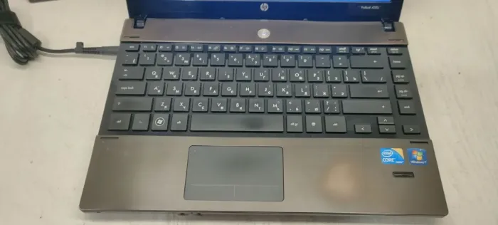 Ноутбук HP ProBook 4320s / 13.3" (1366x768) TN / Intel Core i3-350M (2 (4) ядра по 2.26 GHz) / 4 GB DDR3 / 320 GB HDD / AMD Radeon HD 5470, 512 MB DDR / АКБ не тримає б/в - зображення 3