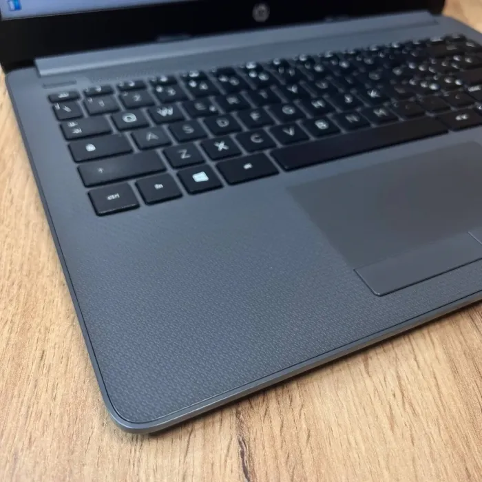 Ноутбук HP 240 G8 / 14" (1920x1080) IPS / Intel Core i7-1065G7 (4 (8) ядра по 1.3 - 3.9 GHz) / 8 GB DDR4 / 256 GB SSD / Intel Iris Plus Graphics / WebCam б/в - зображення 7