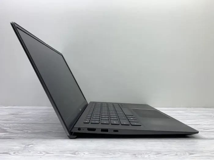 Ультрабук Б-клас Dell Vostro 5402 / 14" (1920x1080) IPS / Intel Core i5-1135G7 (4 (8) ядра по 2.4 - 4.2 GHz) / 16 GB DDR4 / 512 GB SSD / Intel Iris Xe Graphics / WebCam б/в - зображення 6