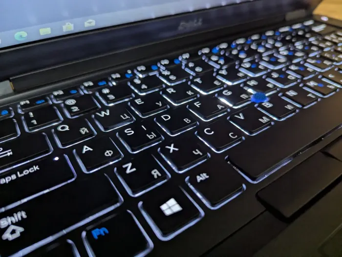 Ультрабук Dell Latitude 5480 / 14" (1366x768) TN / Intel Core i5-7300U (2 (4) ядра по 2.6 - 3.5 GHz) / 8 GB DDR4 / 256 GB SSD / Intel HD Graphics 620 / HDMI / WebCam / Windows 10 б/в - изображение 6