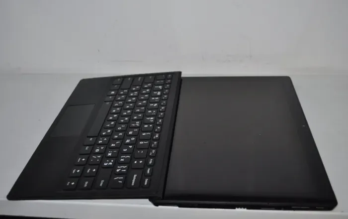 Нетбук-трансформер Б-клас Lenovo MIIX 520-12IKB / 12.2" (1920x1080) IPS Touch / Intel Core i5-8250U (4 (8) ядра по 1.6 - 3.4 GHz) / 8 GB DDR4 / 256 GB SSD / Intel UHD Graphics 620 / Windows 11 Pro / Клавиатура б/в - зображення 11
