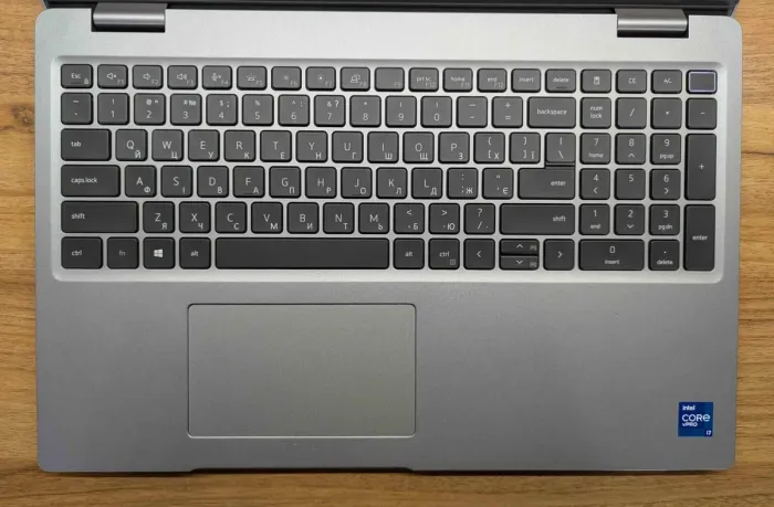 Ноутбук рабочая станция Dell Precision 3560 / 15.6" (1920x1080) IPS Touch / Intel Core i7-1185G7 (4 (8) ядра по 3.0 - 4.8 GHz) / 16 GB DDR4 / 512 GB SSD / nVidia T500, 2 GB GDDR6, 64-bit / WebCam / Windows 10 б/в - зображення 3