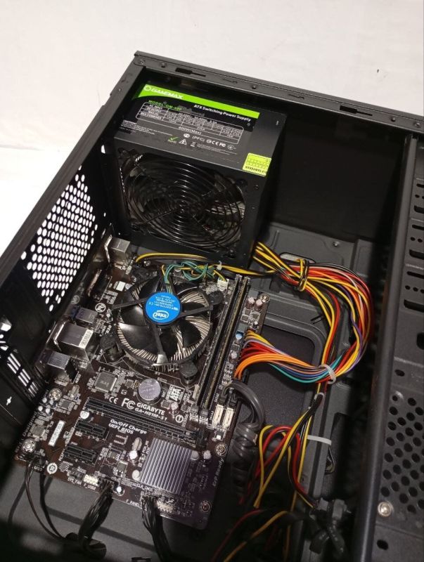 ПК GameMax MT522 Tower / Intel Core i5-4590 (4 ядра по 3.3 - 3.7 GHz) / 8 GB DDR3 / 240 GB SSD + 320 HDD / Intel HD Graphics 4600 / 400W / Win 10 б/в - зображення 6