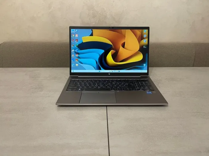 Мобільна робоча станція HP ZBook Firefly 15 G8 / 15.6" (1920x1080) IPS / Intel Core i7-1165G7 (4 (8) ядра по 4.7 GHz) / 16 GB DDR4 / 512 GB SSD M.2 / nVidia T500, 4 GB GDDR6, 64-bit / WebCam / Fingerprint б/в - зображення 2