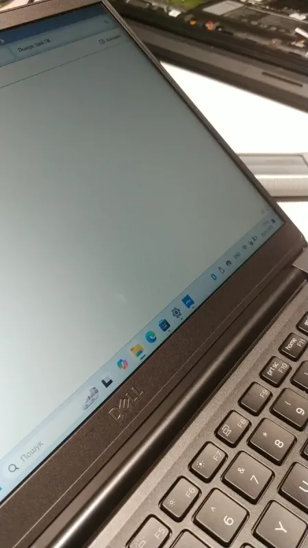 Ультрабук Б-клас Dell Latitude 7400 / 14" (1366x768) TN / Intel Core i5-8265U (4 (8) ядра по 1.6 - 3.9 GHz) / 8 GB DDR4 / 256 GB SSD M.2 / Intel UHD Graphics 620 / WebCam / USB 3.1 / HDMI / NEW АКБ / Windows 10 б/в - зображення 10