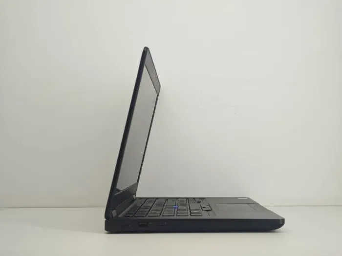 Ультрабук Dell Latitude 5480 / 14" (1920x1080) IPS Touch / Intel Core i5-6300HQ (4 ядра по 2.3 - 3.2 GHz) / 8 GB DDR4 / 256 GB SSD / Intel HD Graphics 530 / WebCam б/в - зображення 5