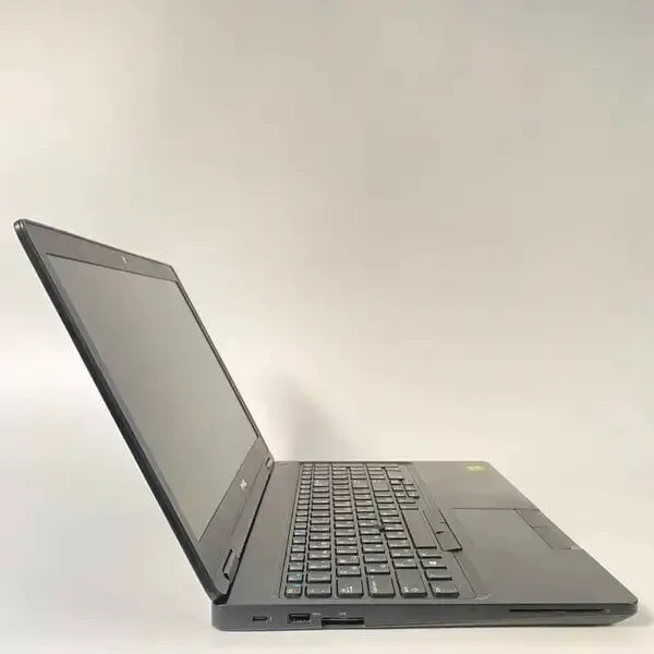 Ігровий ноутбук Dell Latitude 5591 / 15.6" (1920x1080) IPS / Intel Core i5-8400H (4 ядра по 2.5 - 4.2 GHz) / 16 GB DDR4 / 512 GB SSD / nVidia GeForce MX130, 2 GB GDDR5, 64-bit / WebCam / HDMI / SIM б/в - зображення 4
