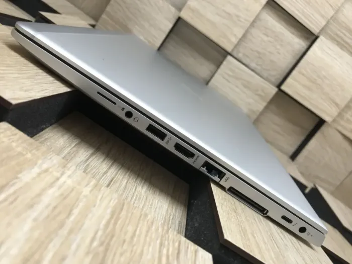 Ультрабук Б-клас HP EliteBook 840 G6 / 14" (1920x1080) IPS / Intel Core i7-8665U (4 (8) ядра по 1.9 - 4.8 GHz) / 8 GB DDR4 / 256 GB SSD M.2 / Intel UHD Graphics 620 / WebCam / Fingerprint / HDMI б/в - зображення 6
