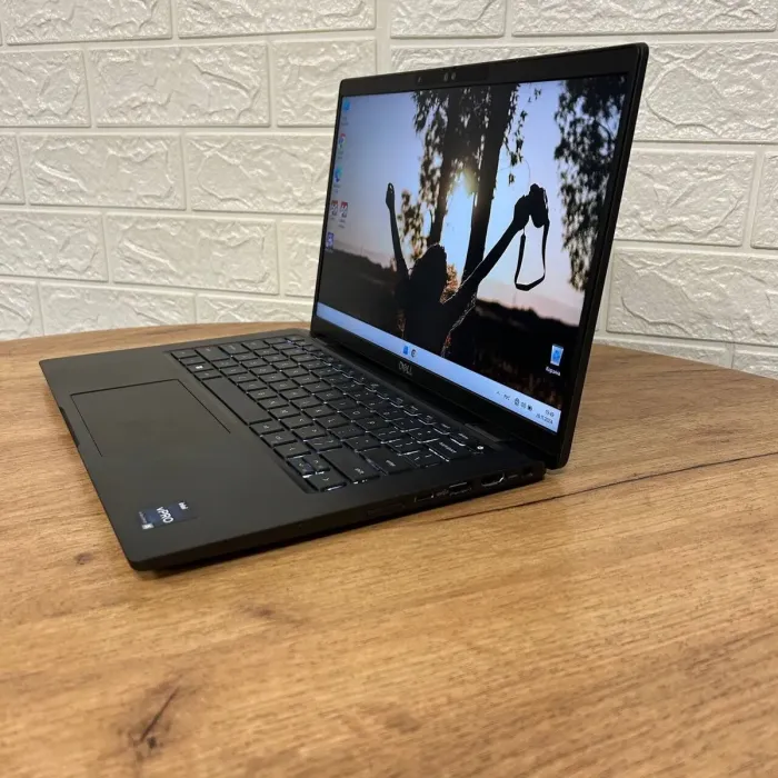 Ноутбук Б-клас Dell Latitude 7430 / 14" (1920x1080) IPS / Intel Core i5-1245U (10 (12) ядер по 3.3 - 4.4 GHz) / 16 GB DDR4 / 512 GB SSD NVMe / Intel Iris Xe Graphics / WebCam б/в - зображення 5