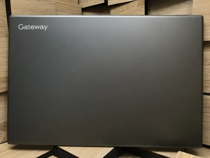 Ультрабук Gatewey GWNR 71539-BK / 15.6" (1920x1080) IPS / AMD Ryzen 7 3700U (4 (8) ядра по 2.3 - 4.0 GHz) / 16 GB DDR4 / 256 GB SSD / AMD Radeon RX Vega 10 Graphics / WebCam б/в - зображення 7