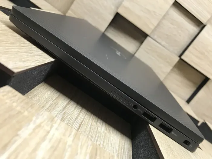 Ультрабук Б-клас Dell Latitude 7410 / 14" (1920x1080) IPS / Intel Core i5-10210U (4 (8) ядра по 1.6 - 4.2 GHz) / 8 GB DDR4 / 256 GB SSD M.2 / Intel UHD Graphics / WebCam / Fingerprint / USB 3.2 / HDMI / Windows 10 б/в - зображення 6