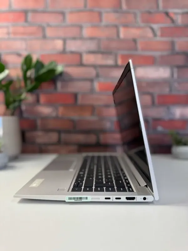 Ультрабук HP ProBook 440 G8 / 14" (1920x1080) IPS / AMD Ryzen 3 Pro 5400U (4 (8) ядра по 4.0 GHz) / 16 GB DDR4 / 256 GB SSD M.2 / AMD Radeon Vega 6 Graphics / WebCam б/в - зображення 8