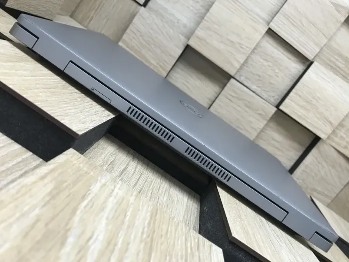Ультрабук Dell Latitude 5430 / 14" (1920x1080) IPS / Intel Core i5-1245U (10 (12) ядер по 1.6 - 4.4 GHz) / 8 GB DDR4 / 256 GB SSD M.2 / Intel Iris Xe Graphics / WebCam / USB 3.2 / HDMI / Windows 10 б/в - зображення 8