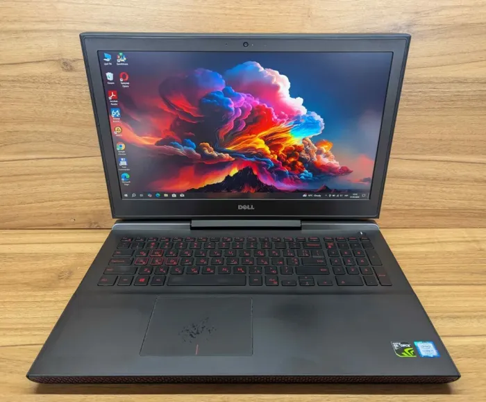 Ігровий ноутбук Dell Inspiron 15 7567 / 15.6" (3840x2160) IPS / Intel Core i7-7700HQ (4 (8) ядра по 2.8 - 3.8 GHz) / 32 GB DDR4 / 256 GB SSD + 1000 GB HDD / nVidia GeForce GTX 1050 Ti, 4 GB GDDR5, 128-bit / WebCam / Windows 10 б/в - зображення 2