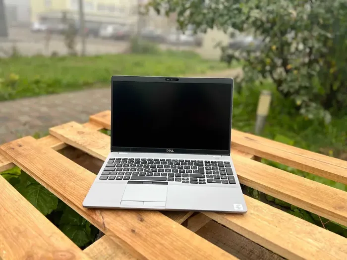 Ноутбук Dell Latitude 5510 / 15.6" (1920x1080) IPS / Intel Core i5-10310U (4 (8) ядра по 1.7 - 4.4 GHz) / 16 GB DDR4 / 256 GB SSD / Intel UHD Graphics 620 / WebCam б/в - зображення 2