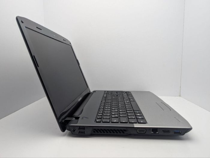 Ноутбук Medion Akoya E6234 / 15.6" (1366x768) TN / Intel Core i3-2310M (2 (4) ядра по 2.1 GHz) / 6 GB DDR3 / 250 GB HDD / Intel HD Graphics 3000 / WebCam / DVD-ROM / АКБ не тримає заряд б/в - изображение 4