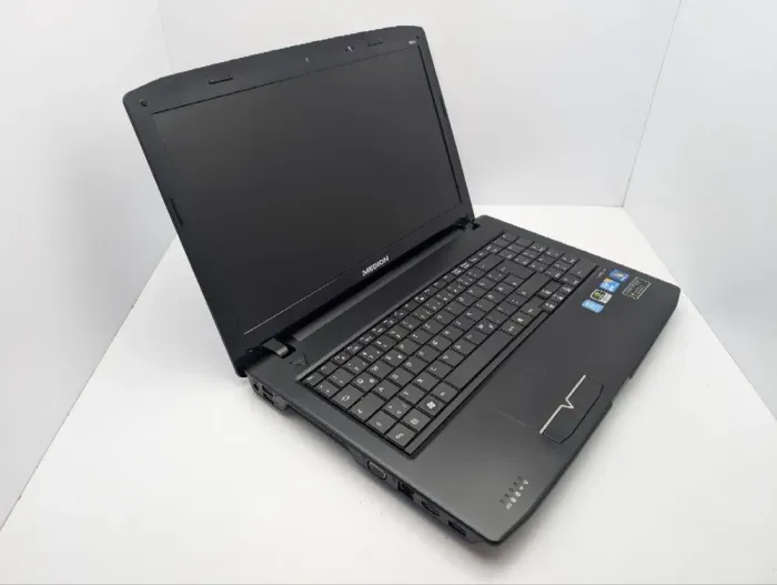 Ноутбук Medion Akoya P6624 / 15.6" (1366x768) TN / Intel Core i3-370M (2 (4) ядра по 2.4 - 2.5 GHz) / 6 GB DDR3 / 750 GB HDD / nVidia GeForce GT 425M, 1 GB GDDR3, 128-bit / WebCam / АКБ не тримає б/в - зображення 6