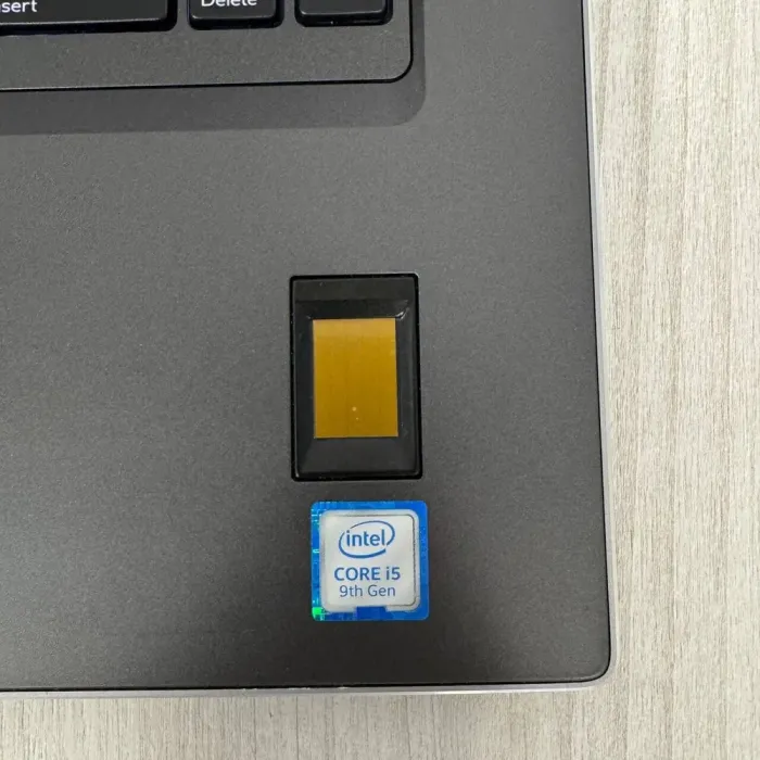 Мобільна робоча станція Dell Precision 7740 / 17,3" (1920x1080) IPS / Intel Core i5-9400H (4 (8) ядра по 2,5 - 4,3 ГГц) / 32 ГБ DDR4 / 512 ГБ SSD NVMe / nVidia Quadro RTX 3000, 6 ГБ GDDR6, 192-біт б/в - зображення 8