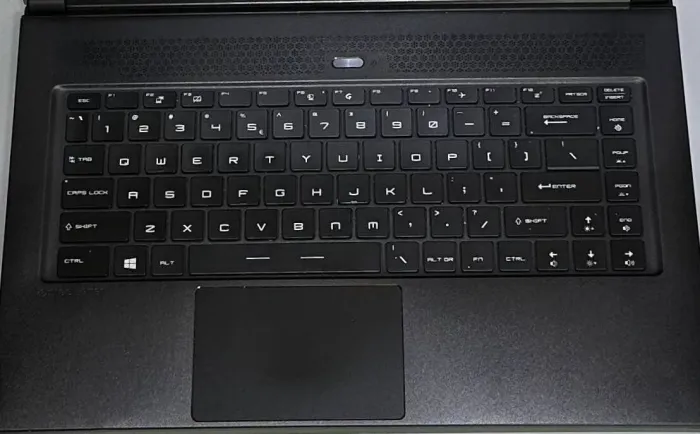 Ігровий ноутбук Б-клас MSI GS65 Stealth Thin 8RF / 15.6" (1920x1080) IPS / Intel Core i7-8750H (6 (12) ядер по 2.2 - 4.1 GHz) / 32 GB DDR4 / 512 GB SSD / nVidia GeForce GTX 1070 Max-Q, 8 GB GDDR5, 256-bit / WebCam / Win 11 Pro б/в - зображення 9