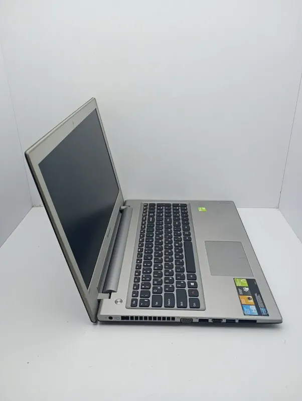 Ноутбук Lenovo Z500 / 15.6" (1366x768) TN / Intel Core i5-3210M (2 (4) ядра по 2.5 - 3.1 GHz) / 8 GB DDR3 / 1000 GB HDD / nVidia GeForce GT 740M, 2 GB DDR3, 64-bit / WebCam б/в - зображення 5