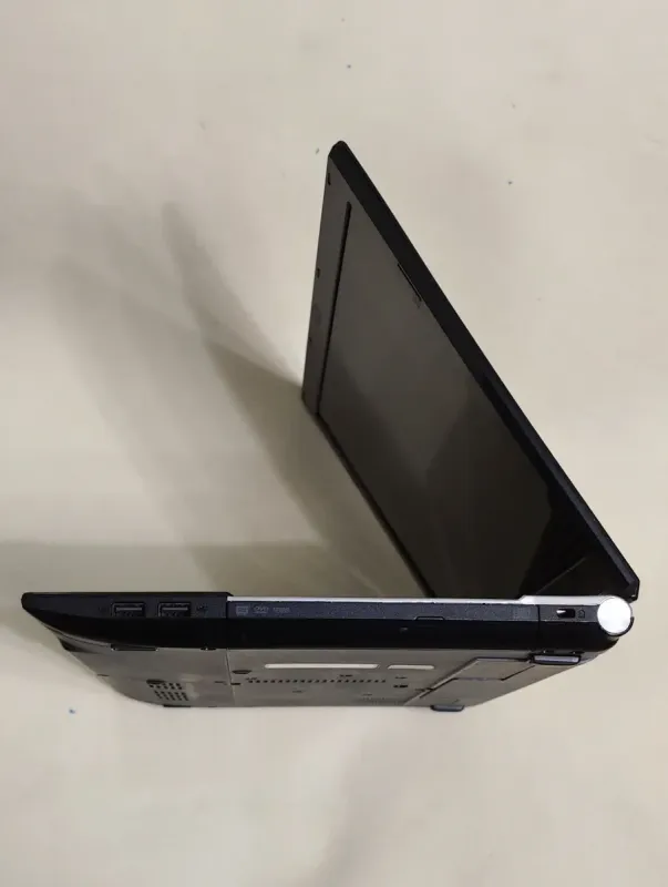 Ноутбук Acer Aspire V3-571G / 15.6" (1366x768) TN / Intel Core i7-3632QM (4 (8) ядра по 2.2 - 3.2 GHz) / 8 GB DDR3 / 256 GB SSD / nVidia GeForce GT 640M, 2 GB DDR3, 128-bit / WebCam / DVD-ROM б/в - изображение 6