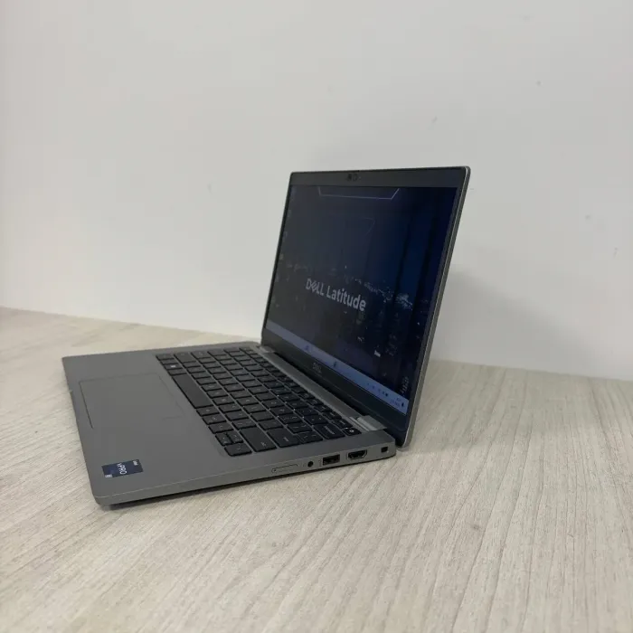 Ультрабук Dell Latitude 5330 / 13.3" (1920x1080) IPS / Intel Core i7-1265U (10 (12) ядер по 3.6 - 4.8 GHz) / 32 GB DDR4 / 512 GB SSD / Intel Iris X Graphics / WebCam б/в - зображення 6
