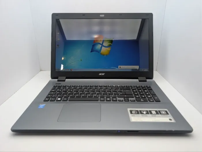 Ноутбук Acer Aspire E5-731 / 17.3" (1600x900) TN / Intel Pentium 3556U (2 ядра по 1.7 GHz) / 8 GB DDR3 / 1000 GB HDD / Intel HD Graphics / WebCam / DVD-ROM б/в - зображення 2