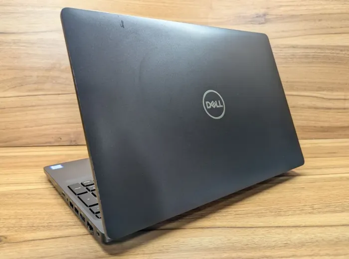 Ультрабук Dell Latitude 5500 / 15.6" (1920x1080) IPS / Intel Core i5-8265U (4 (8) ядра по 1.6 - 3.9 GHz) / 16 GB DDR4 / 256 GB SSD / Intel UHD Graphics 620 / WebCam / Windows 10 б/в - зображення 7